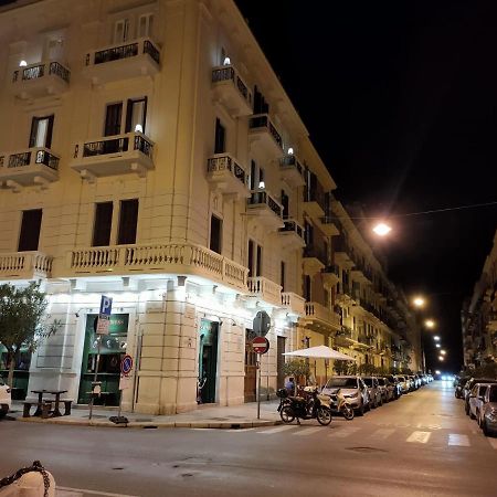 Appartamento Con Cortile A 30 Mt. Dal Mare Bari Exterior foto