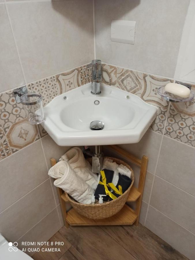 Appartamento Con Cortile A 30 Mt. Dal Mare Bari Exterior foto