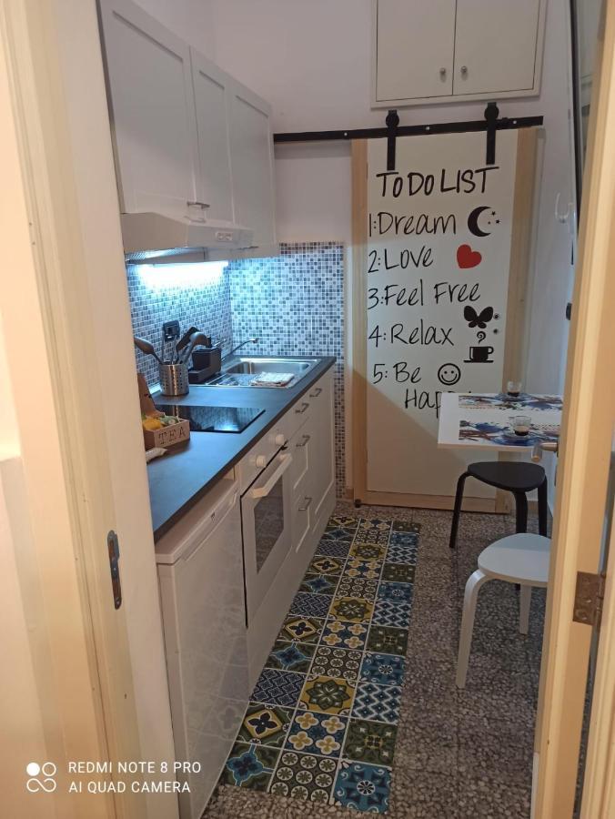 Appartamento Con Cortile A 30 Mt. Dal Mare Bari Exterior foto