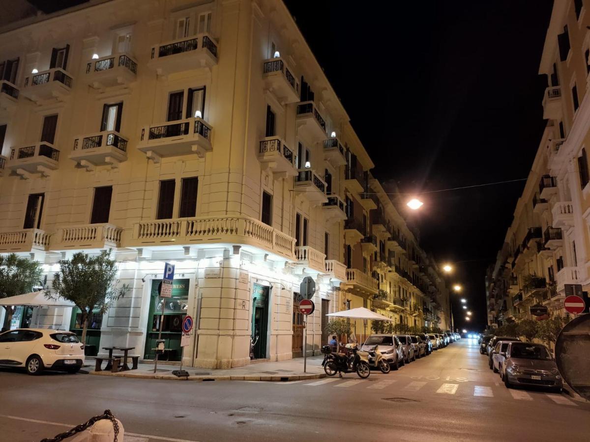 Appartamento Con Cortile A 30 Mt. Dal Mare Bari Exterior foto