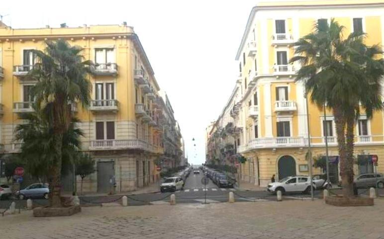 Appartamento Con Cortile A 30 Mt. Dal Mare Bari Exterior foto